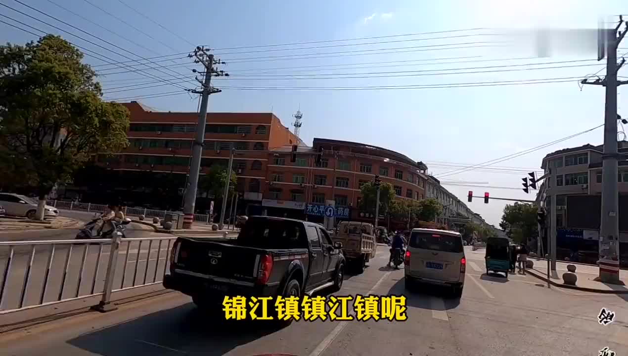 江西鹰潭锦江镇街景曾经这里是县城现在成了乡镇