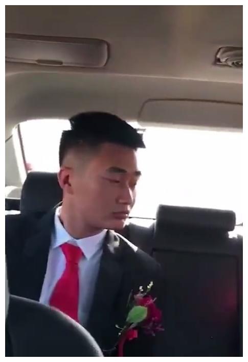 抖音“社会新娘”火了,看到她大腿东西后,网友:新郎不会幸福的休闲区蓝鸢梦想 - Www.slyday.coM 抖音“社会新娘”火了,看到她大腿东西后,网友:新郎不会幸福的休闲区蓝鸢梦想 - Www.slyday.coM