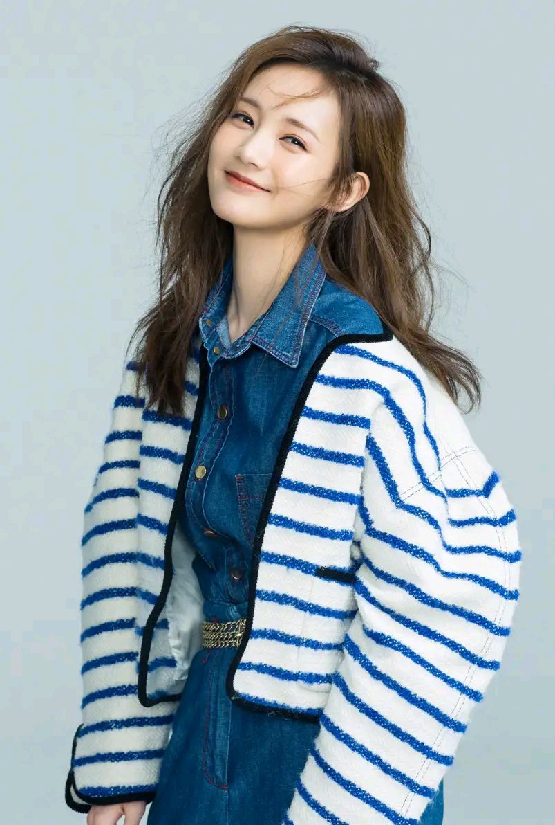 李一桐精美壁纸:五官清秀,气质脱俗,真的人见人爱!