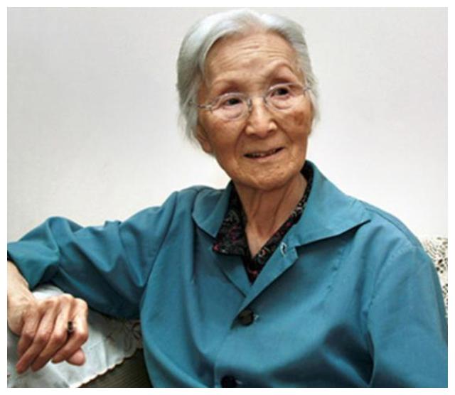 李佩 中年丧夫 老年丧女 依然保持着尊严 体面地生活 财经头条