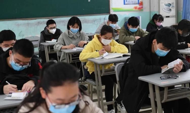 2人被捕、1人被取保候审!上海警方通报中考数学疑似泄题事件休闲区蓝鸢梦想 - Www.slyday.coM 2人被捕、1人被取保候审!上海警方通报中考数学疑似泄题事件休闲区蓝鸢梦想 - Www.slyday.coM