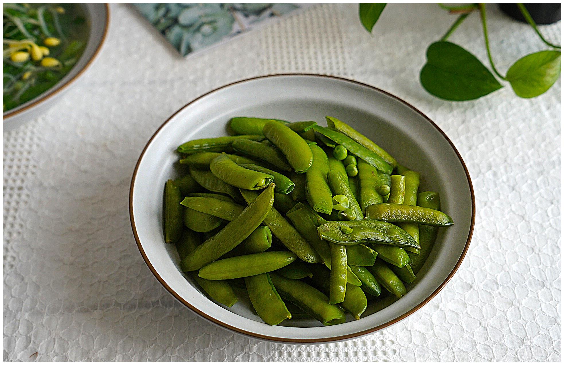 难得儿子在家吃午饭 午餐简单做了3菜1汤 网友却说味道太清淡 午饭 荷兰豆 黄豆芽 新浪新闻