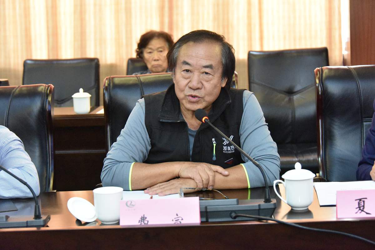 云南褚氏农业董事长褚一斌重点谈了云南特色农业,及农业与生态环境的