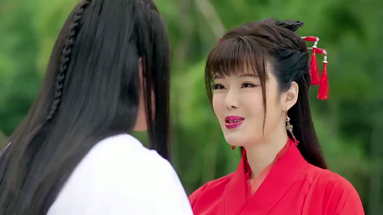 鬼夫妻刚报完仇,就遇上了勾魂使者,瞬间被铁链锁住