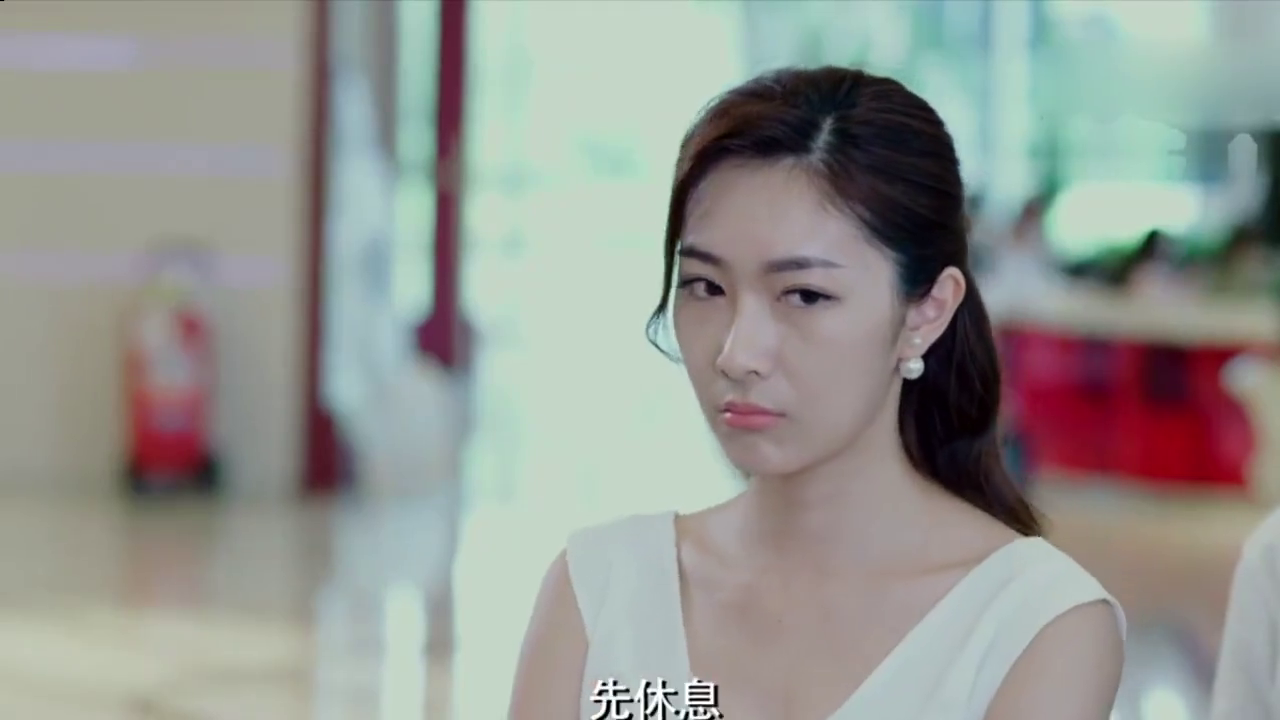 01:35 陆瑾年乔伊这对荧屏情侣被推上头条,林诗意得意洋洋自己的佳作