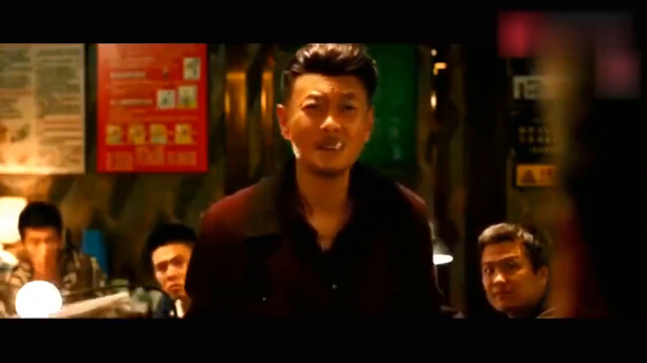 杀手锏“背手摔”被世界格斗禁用，太经典_新浪新闻