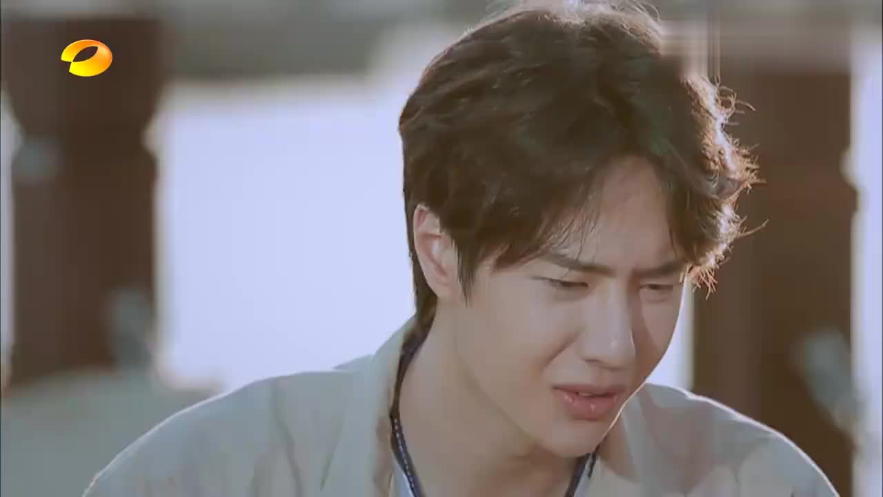 天天向上:天天兄弟挑战吃虫子,看到虫子那刻,王一博脸色都变了