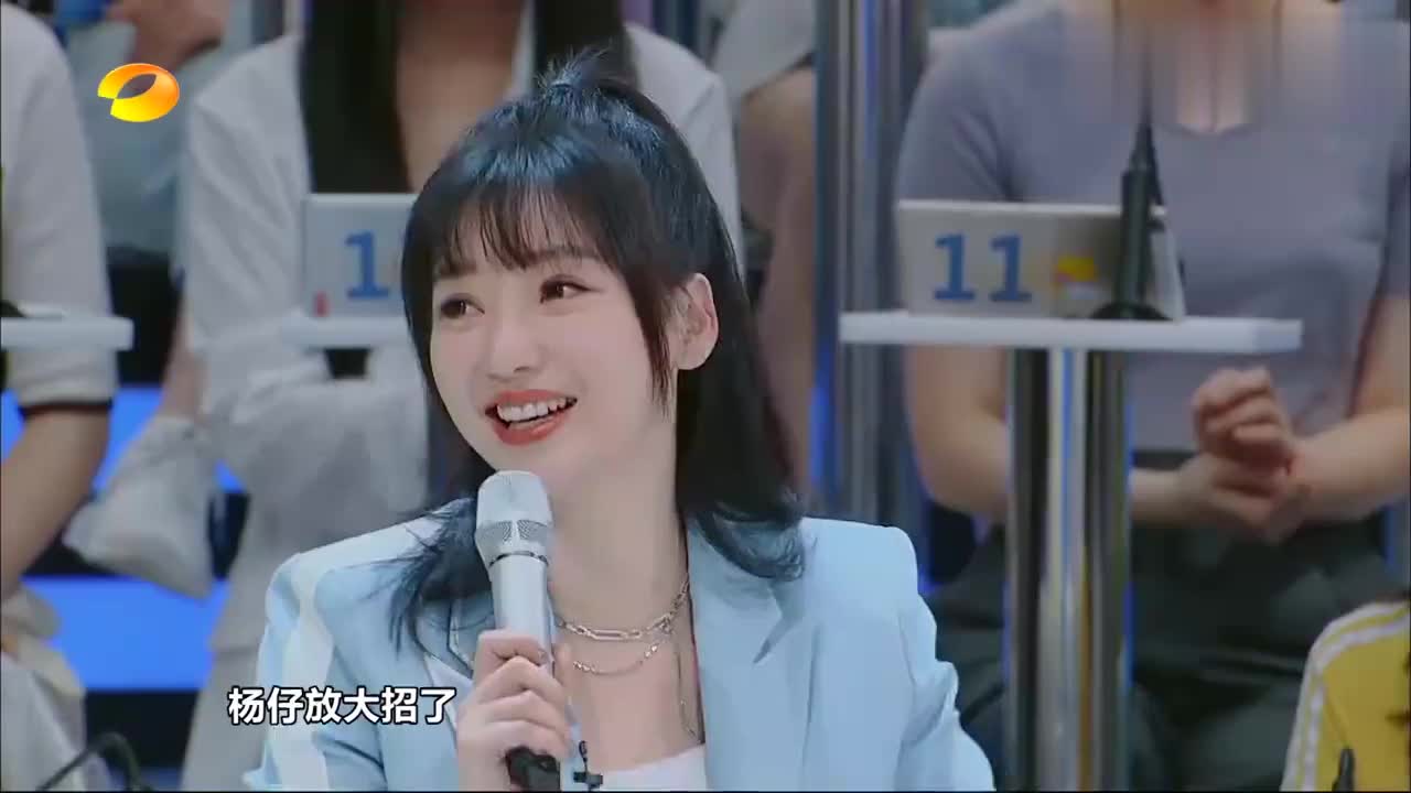 选手的炒锅突然变火盆,柳岩惊得花容失色,评委们却连连叫好!