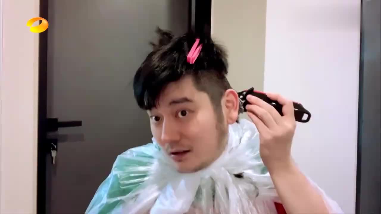 天天向上:钱枫形象碎一地,节目剃头发,鸡看了都不想住!
