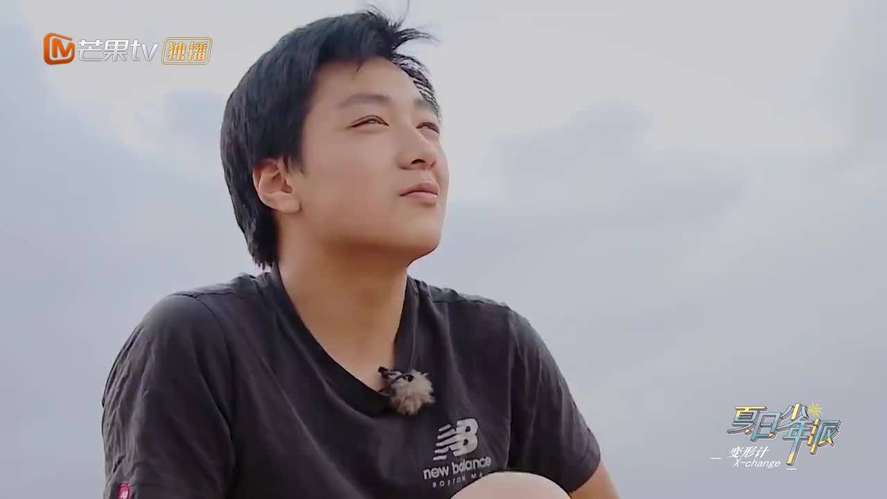 变形计:何山想用劳动换饭吃,却被同伴拉住:你可别说了