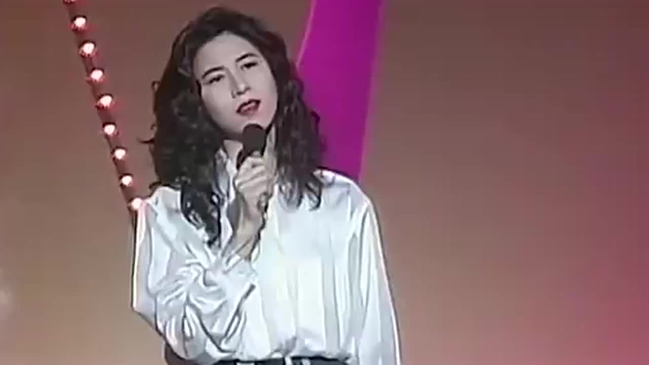 由罗大佑作词作曲,袁凤英演唱的《追梦人》多少个故事留下感动.