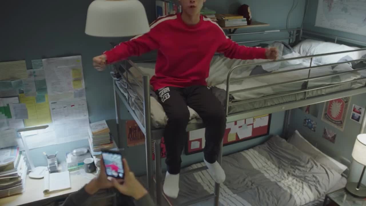 一己之力引起全校轰动,老父亲吓的半死 为您推荐: 一时间让方一凡跳舞