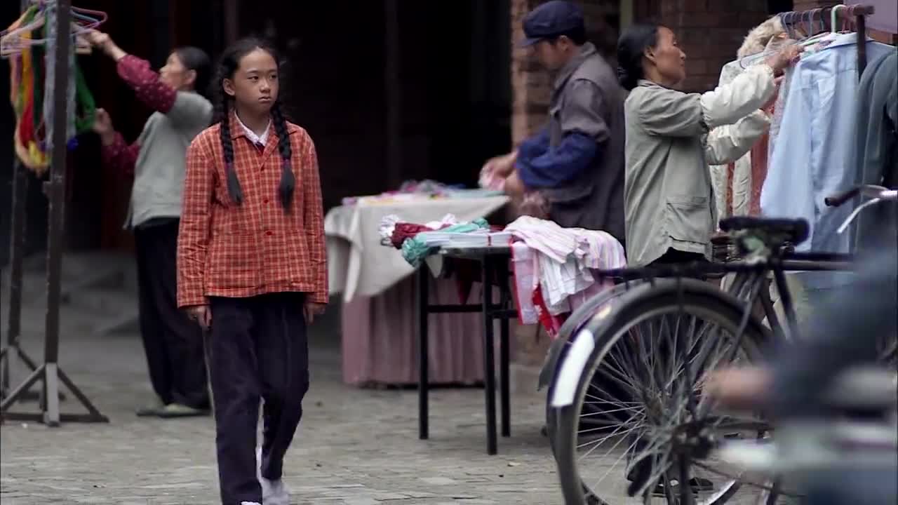 温州一家人:阿雨来饭店要饭,差点被人撵出来,不料出现好心人!