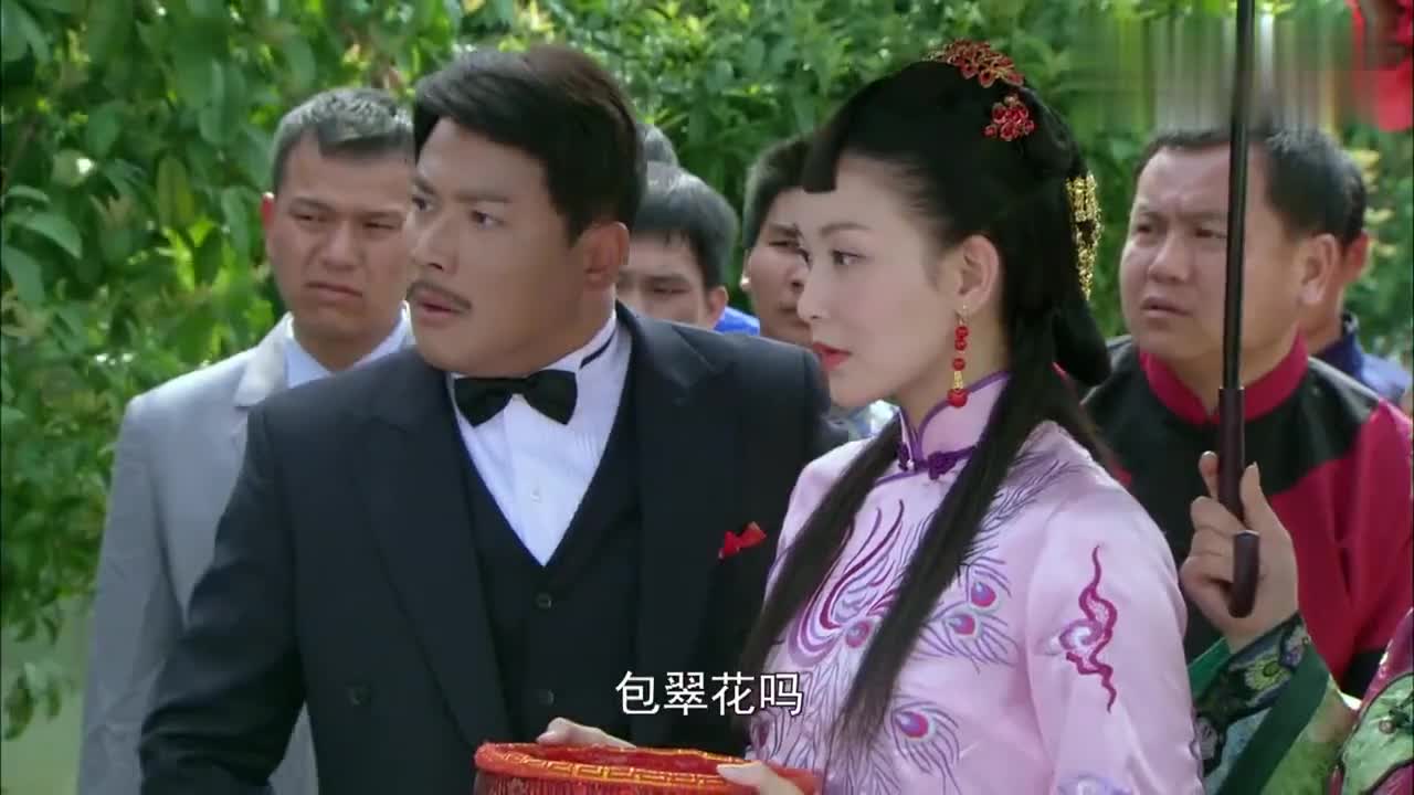 后妈的春天:结婚当天跪着进家门,还被三姑六婆拿菜叶子扔