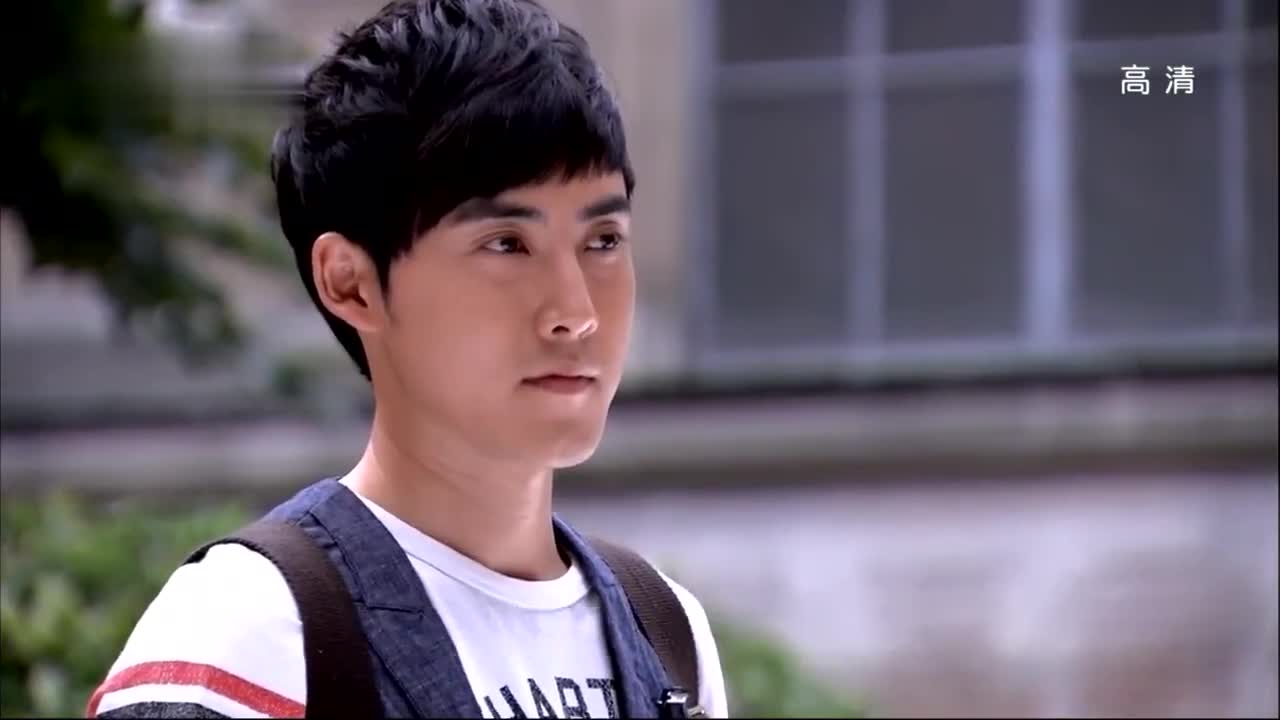 挂肚 为您推荐: 原来戴燕妮还演过《花非花雾非雾》里和叶凡撕x的琴恩