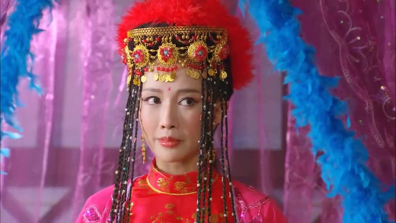 屠炉公主看着负心汉罗通,直接刺他一剑,谁料下秒就开始心疼他