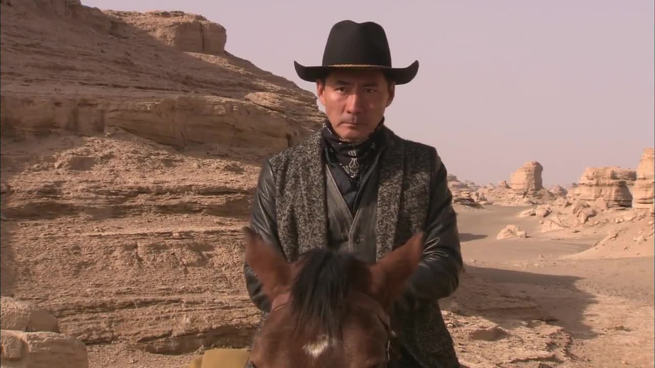 燕双鹰不愧是大漠神枪,直接把步鹰的后路给断了,就剩他一个人!