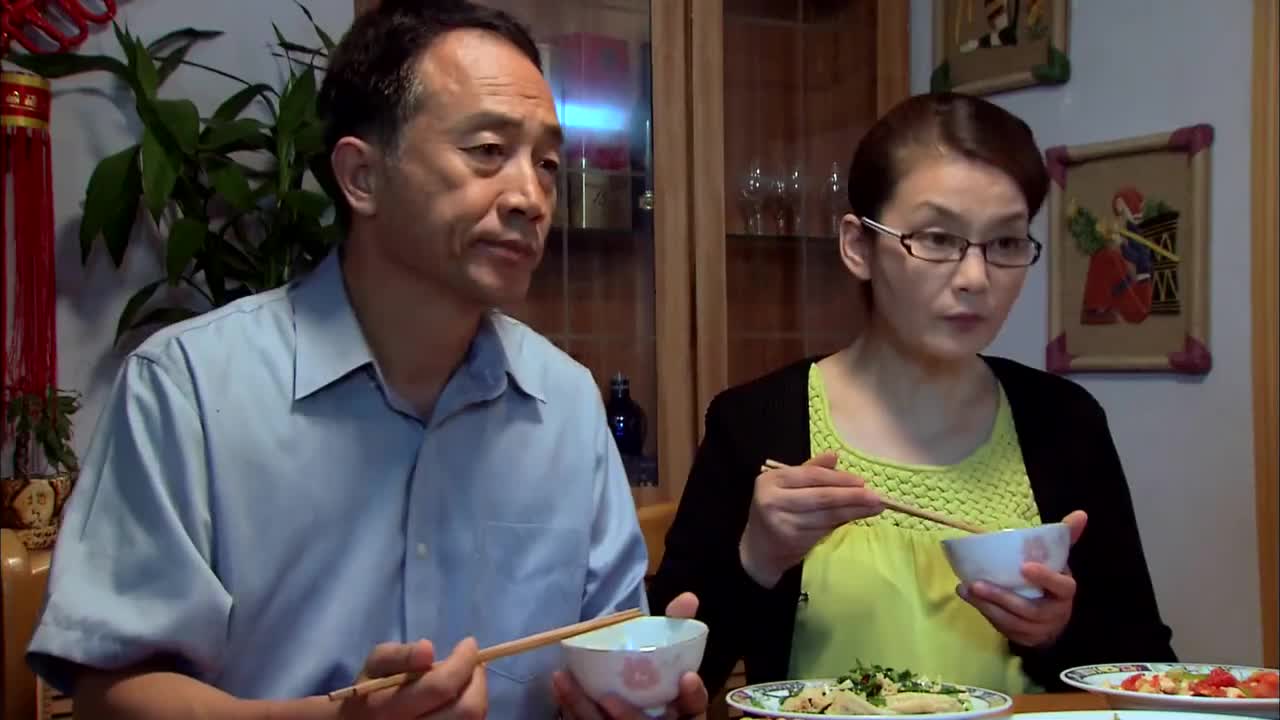 独生子女的婆婆妈妈:大叔非要跟老婆吵架,把老婆气晕,着急了