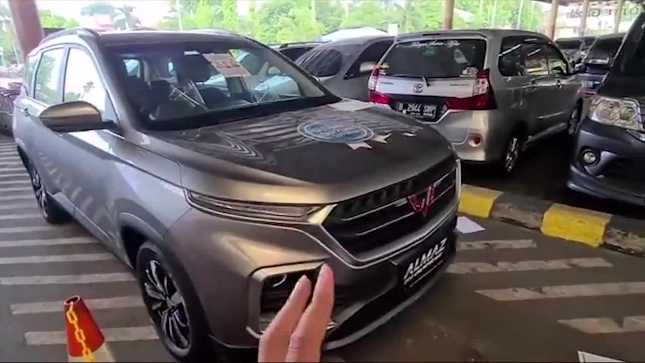 国产七座神车,2020款五菱宏光almaz,打开车门看到内饰,心动了