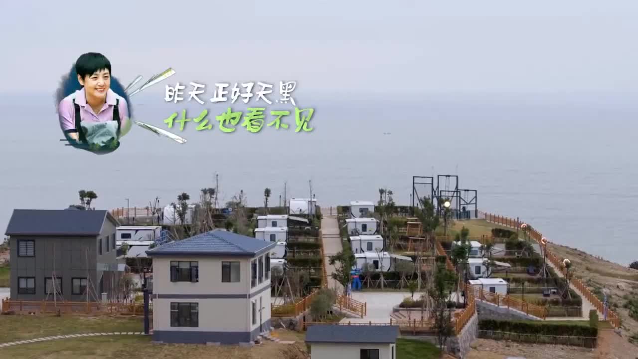 幸福三重奏:于谦夫妇吴京夫妇清晨看海,太自在了