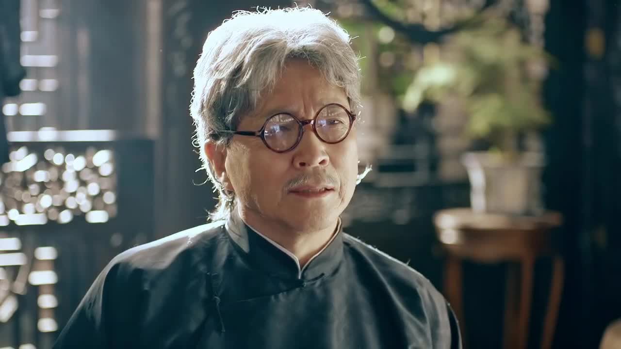 老秀才用生命开导刘二泉,说好二泉的心病后,不料永远的睡着了