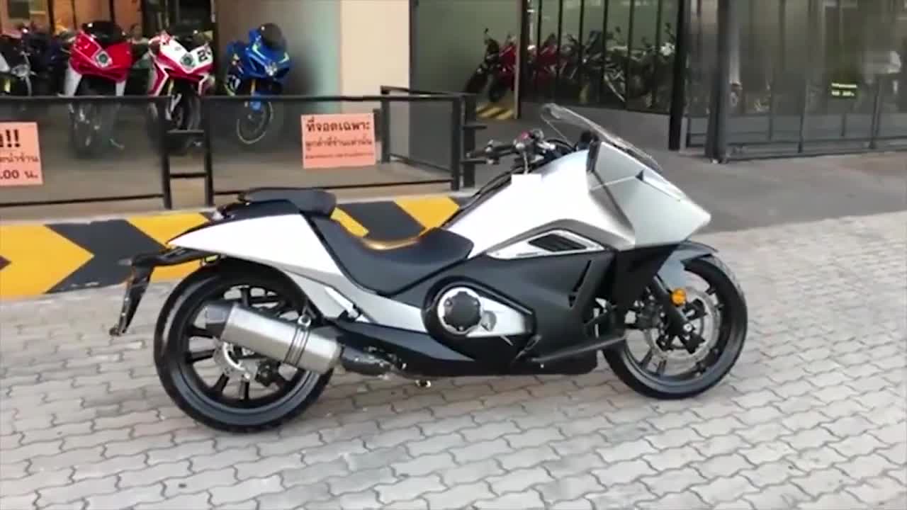 机车摩托本田自动挡摩托nm4,外观很科幻,听听声浪如何