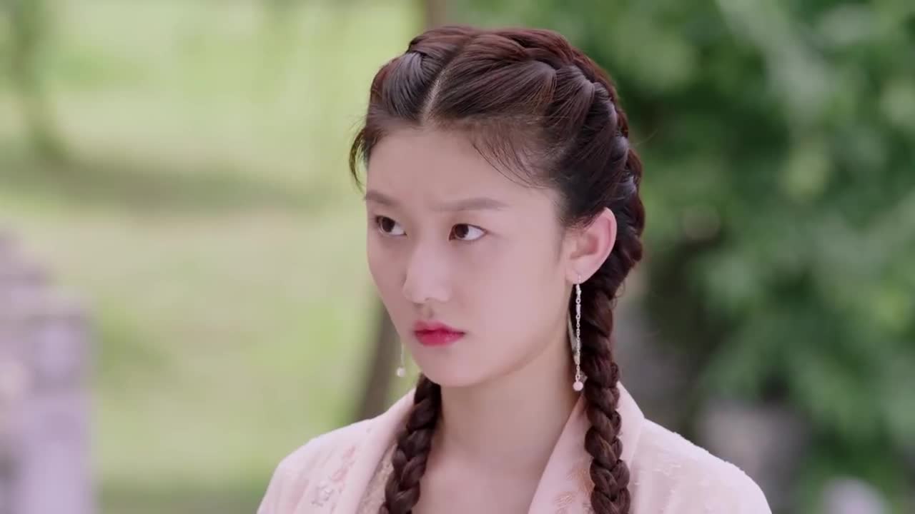 米小七终于吃下解药,黑狸骗妹的技术一流,表妹的单纯被伤害