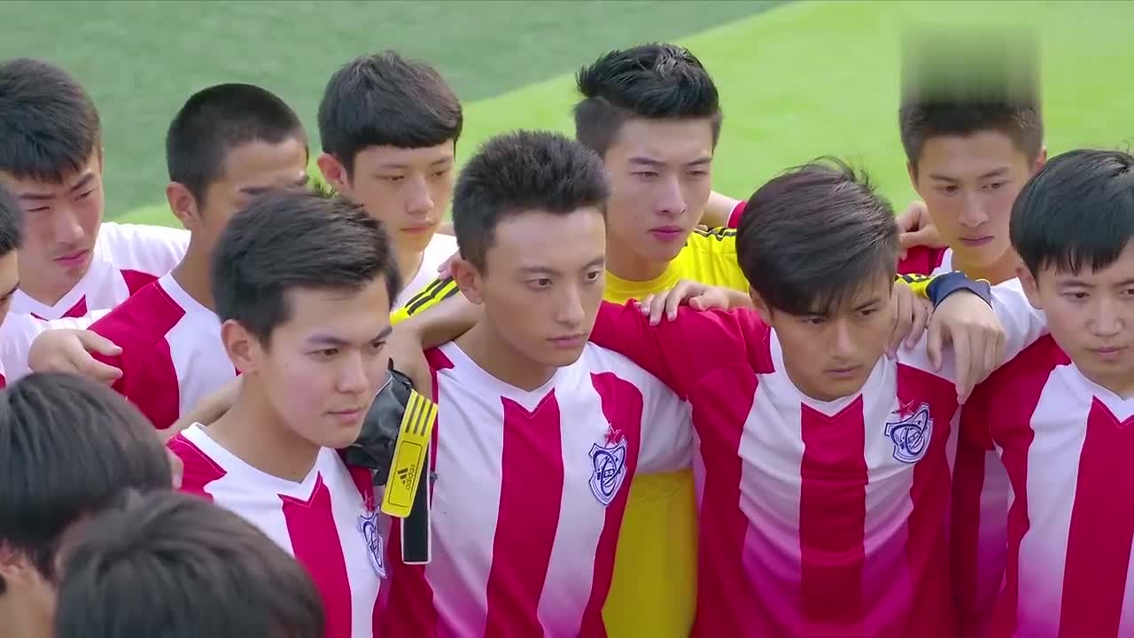 旋风十一人:穆帅为学生开补习班被找麻烦,裴朵拿成绩让家长闭嘴