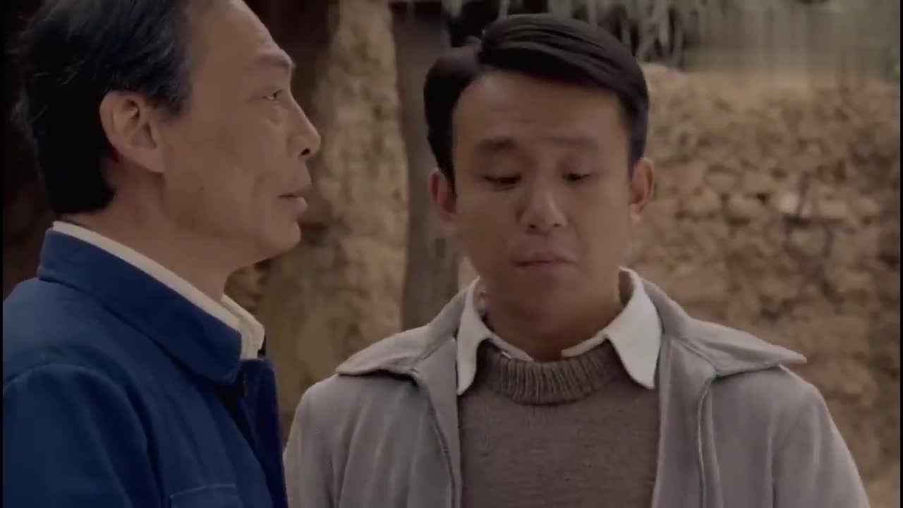 三妹杨豆筋在三妹面前装可怜博取同情这表情看着都让人讨厌