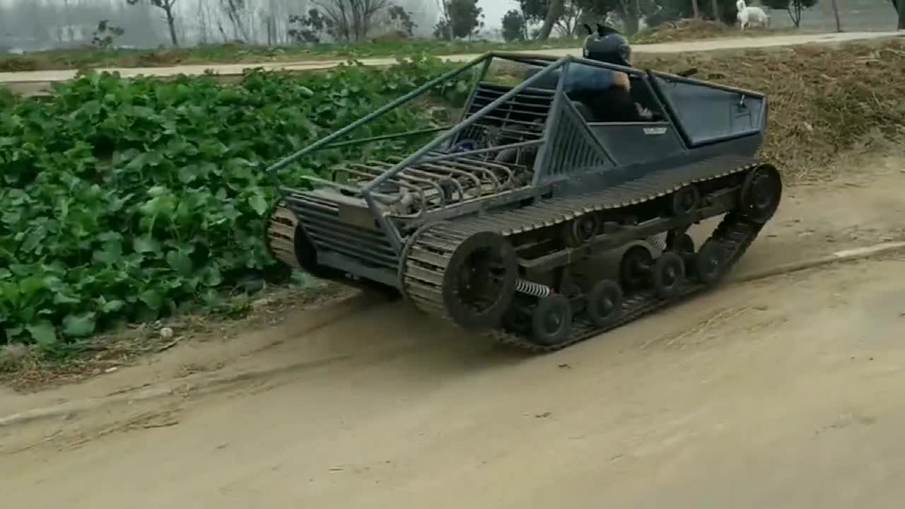 当女司机学会开履带越野车之后便一发不可收拾