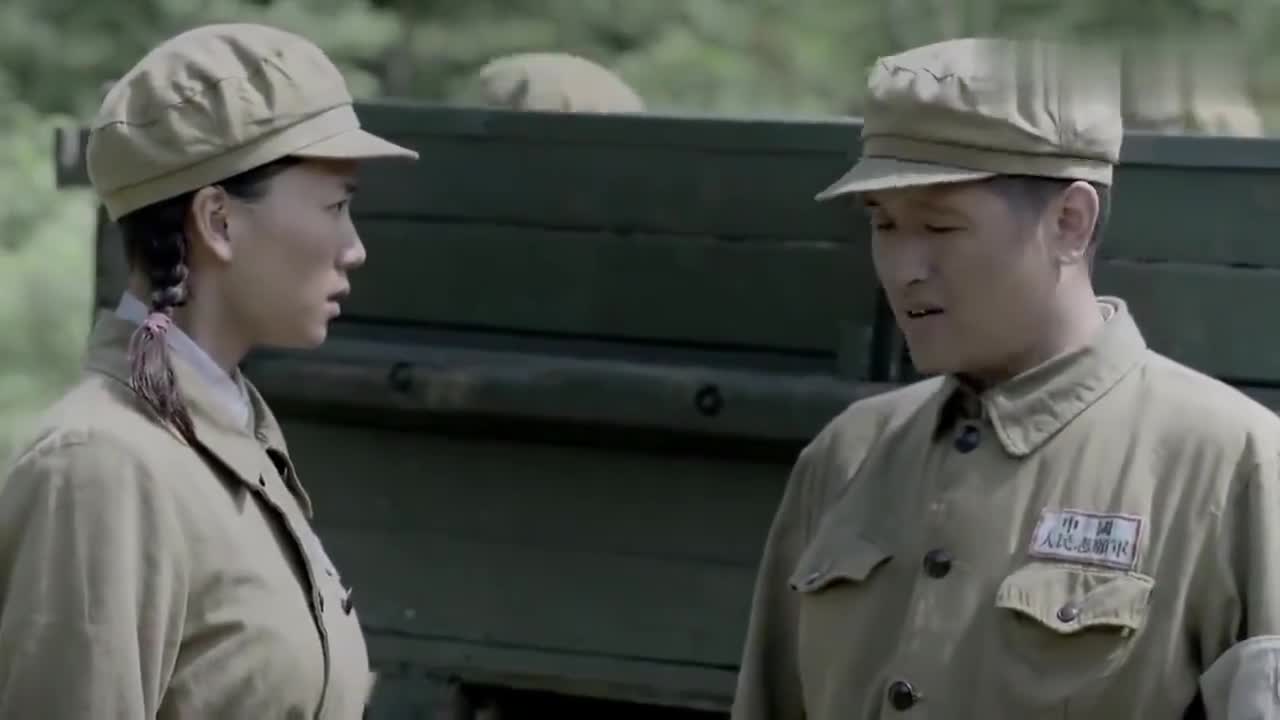 三八线:雄赳赳气昂昂跨过鸭绿江,医疗队上前线,歌声飘扬不断