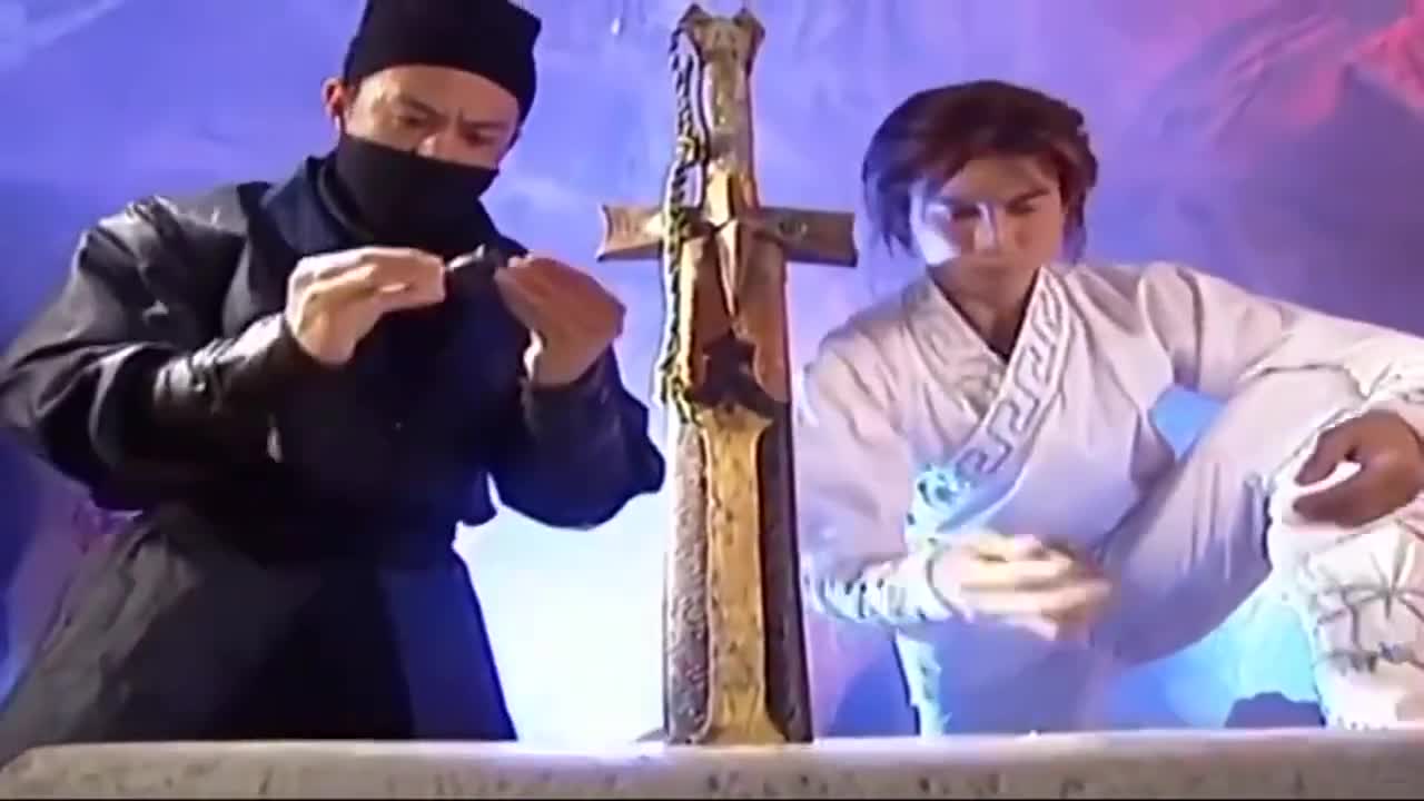 十一郎大战逍遥侯神兵割鹿刀褪去铁锈重现于世