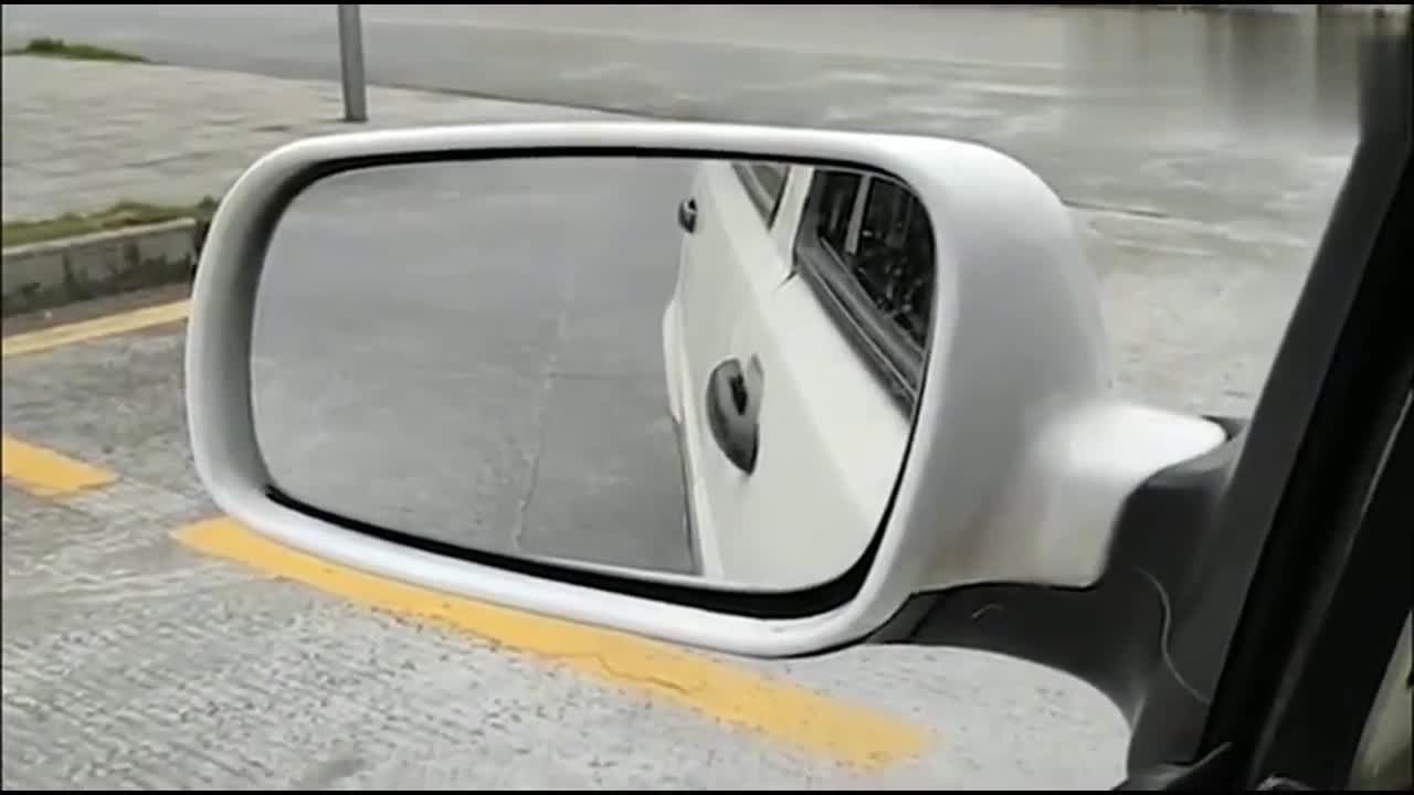 一看就很容易学会的倒车入库方法学车驾考的可以收藏分享