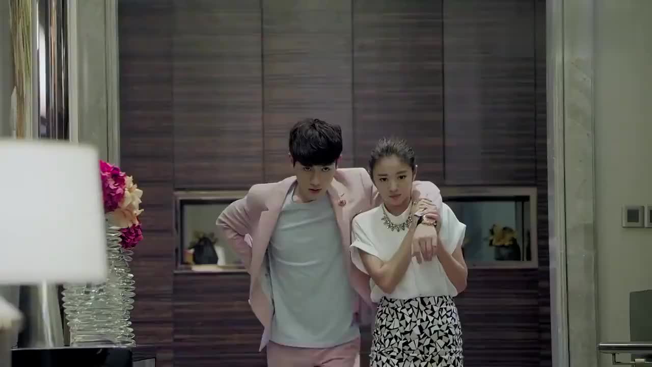 御姐归来还以为是个穷丫头没想到人家却是大小姐