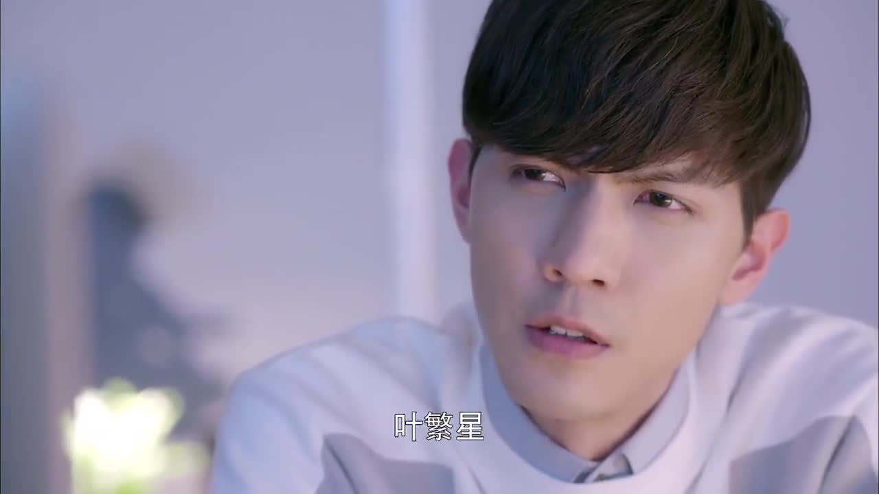 繁星四月繁星努力讨好后妈可后妈却只跟四月有笑脸