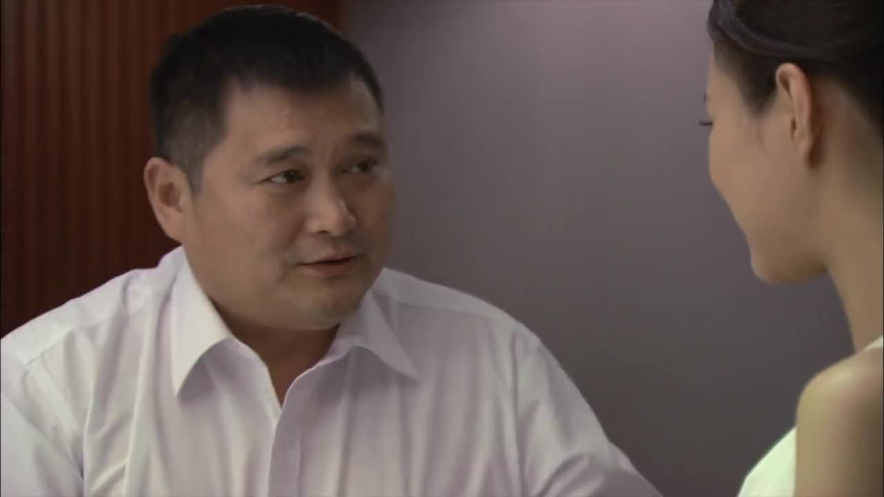 温柔的诱惑:局长对廖心雨献殷勤,非奸即盗_新浪新闻
