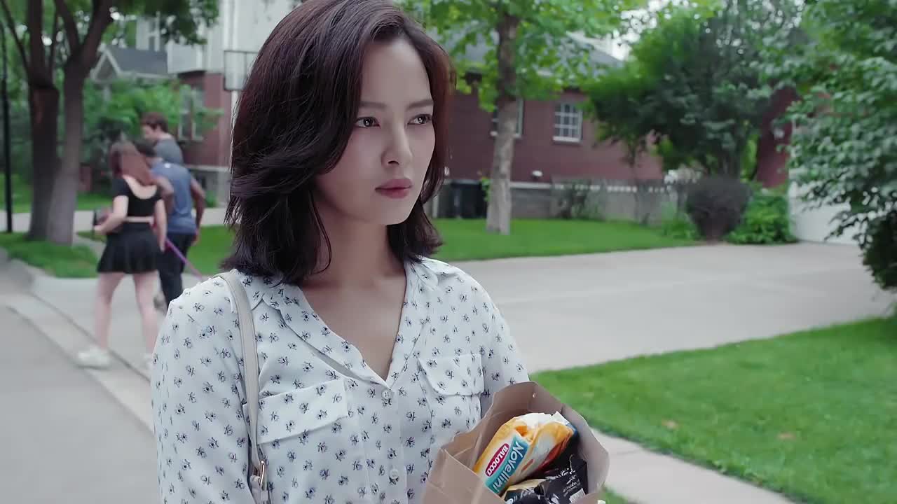 恋爱先生程皓看见回家的顾瑶准备上前打招呼