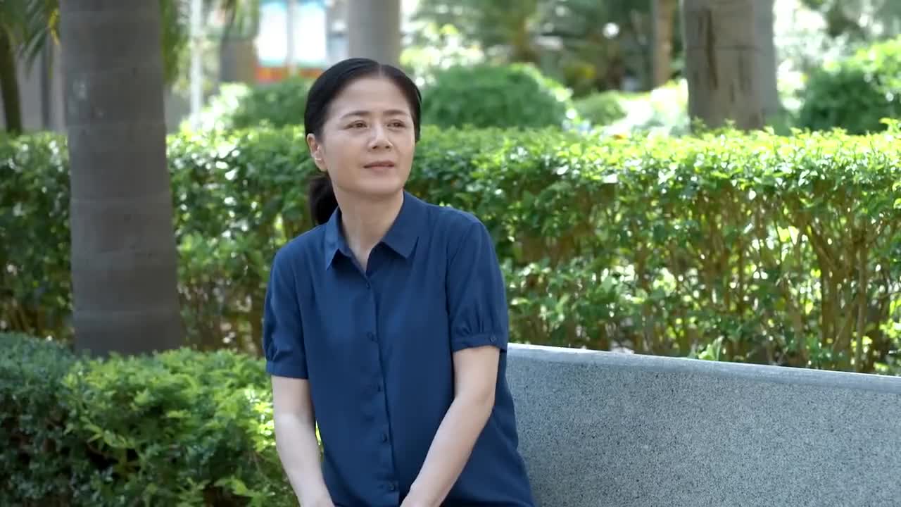 头号前妻老太婆赶走儿媳福一个劲的巴结罗美珍