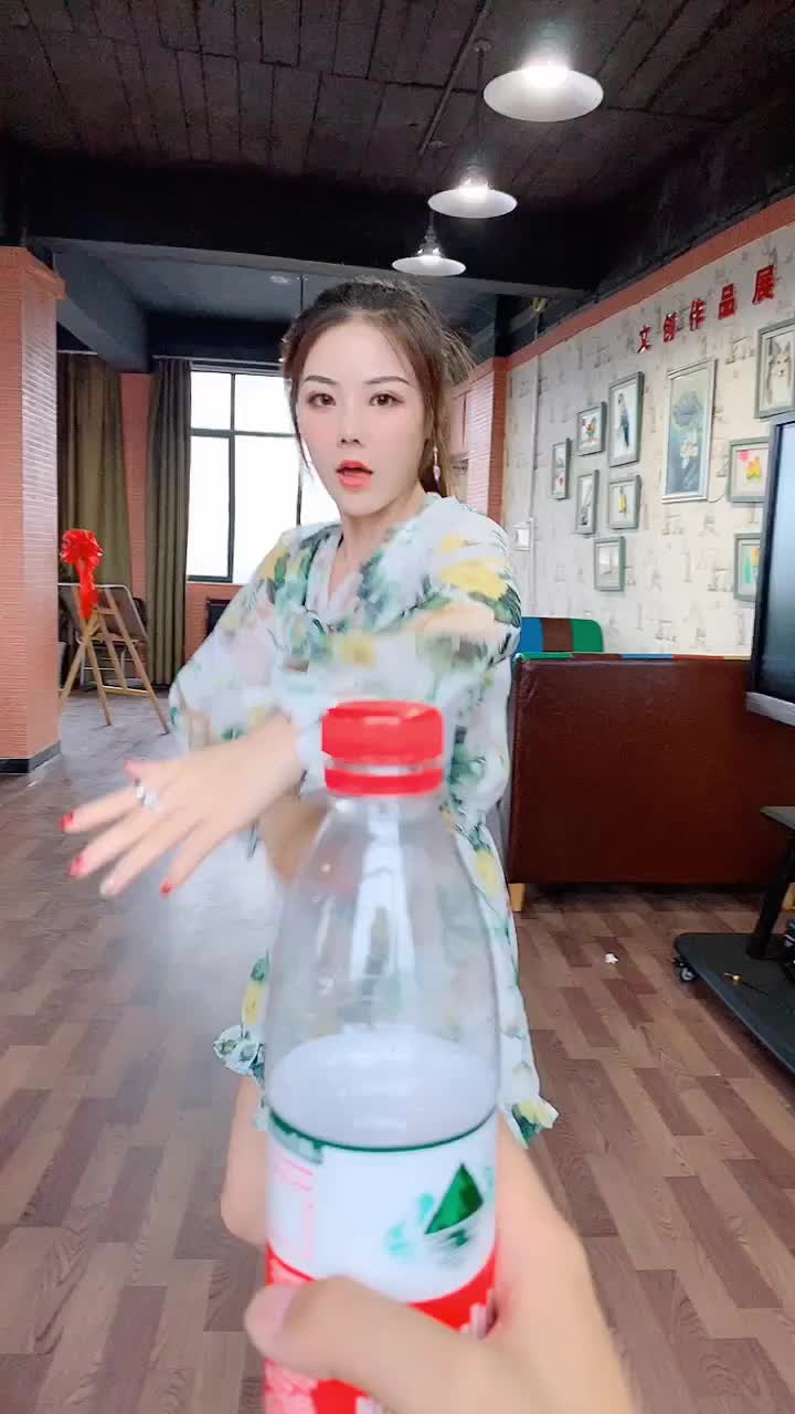 瓶盖挑战,我觉得我可以再来一次!