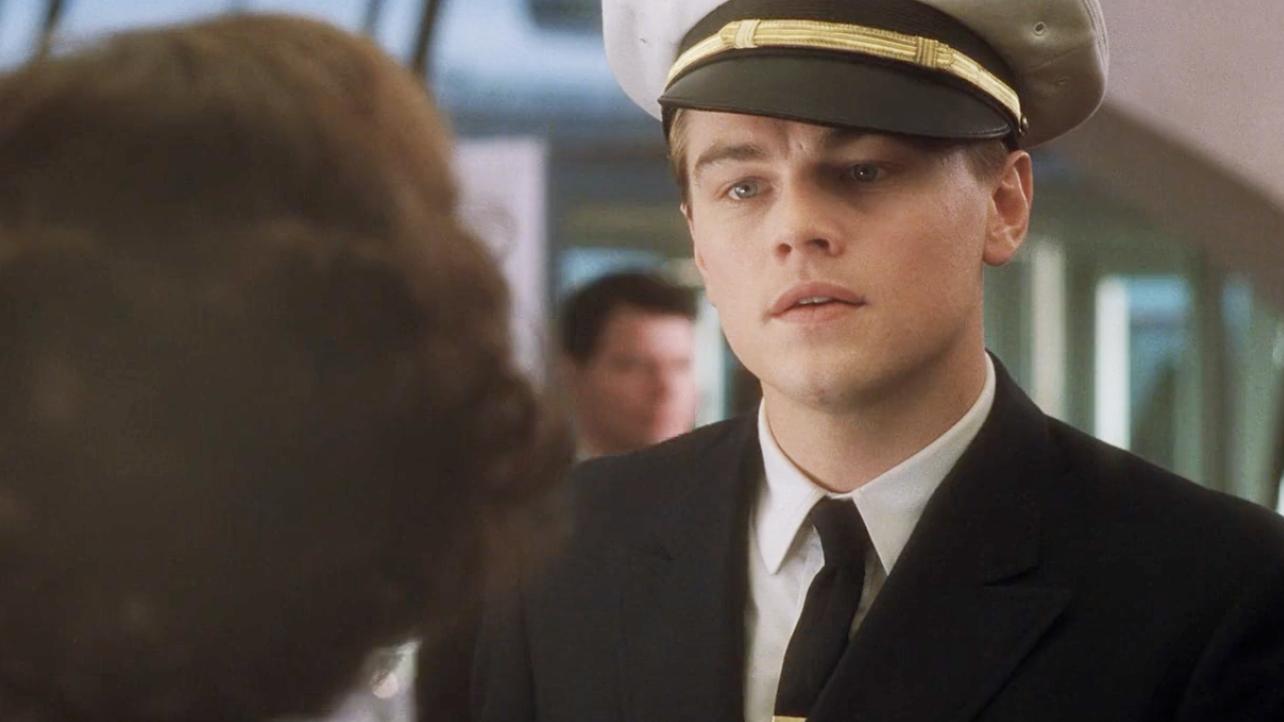 三分钟看完《猫鼠游戏》,小李子一场华丽的冒险,传奇的人生!