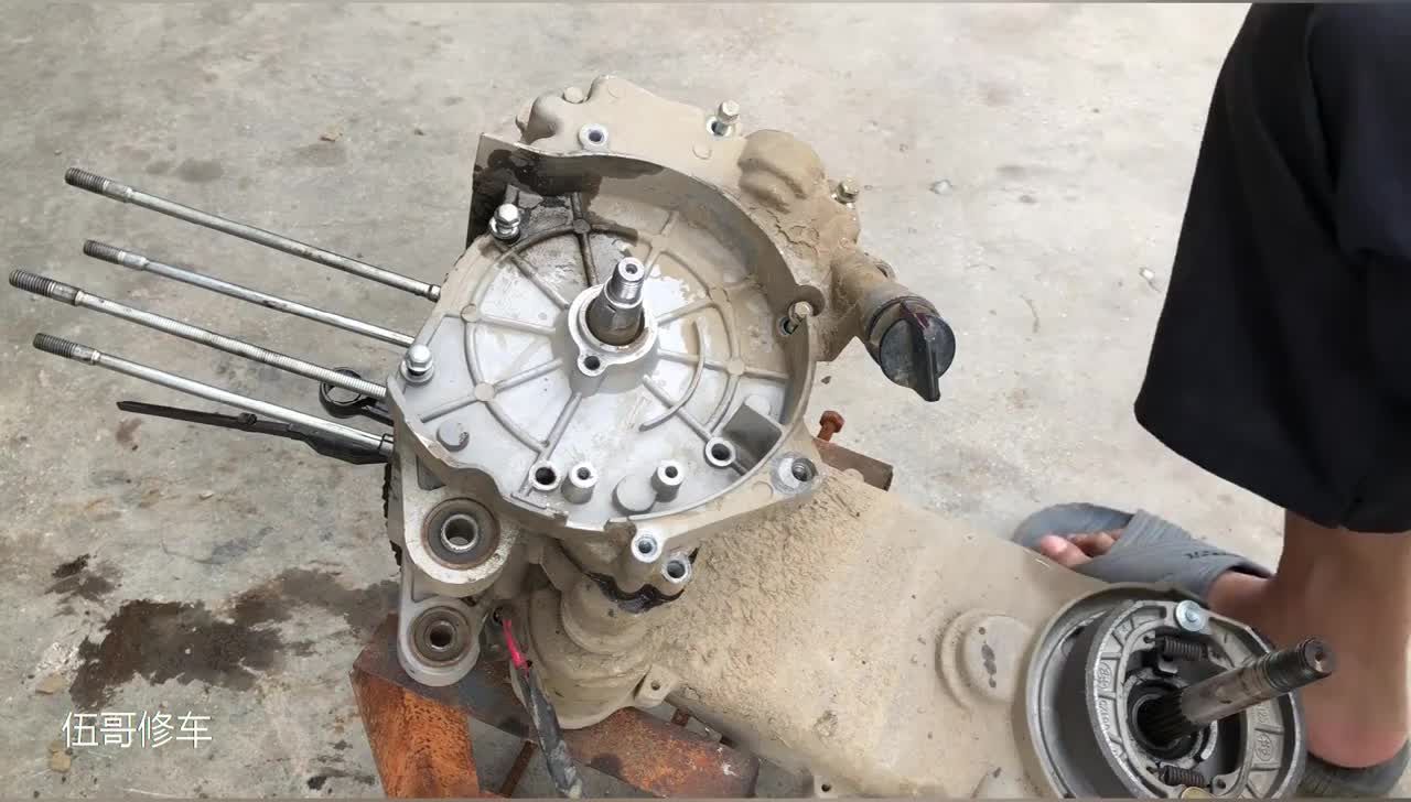 踏板摩托车,电启动传动和机油泵工作原理讲解,一看就会简单易学