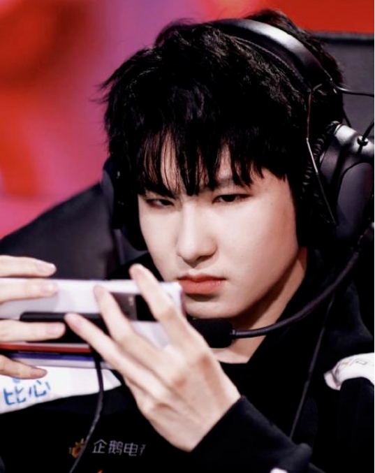 kpl公布春季赛最佳阵容,一诺终于落选,打野和辅助位有争议