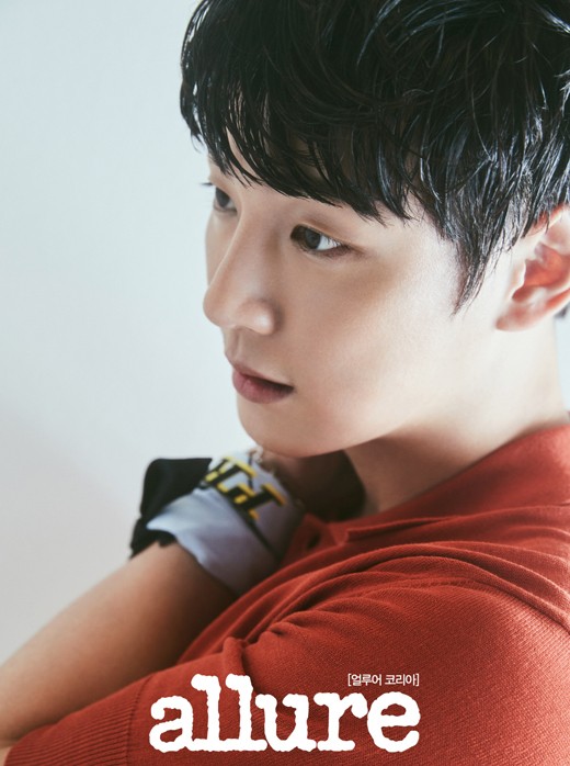 韩国艺人尹施允最新杂志写真曝光