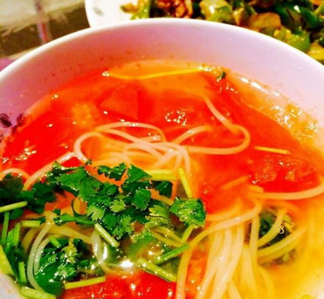 西红柿挂面汤,懒人和上班族的必备神器|上班族|西红柿|面汤_新浪新闻