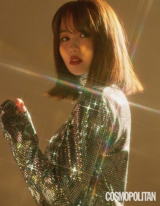 韩星朴河宣复古杂志写真 风格闪亮耀眼