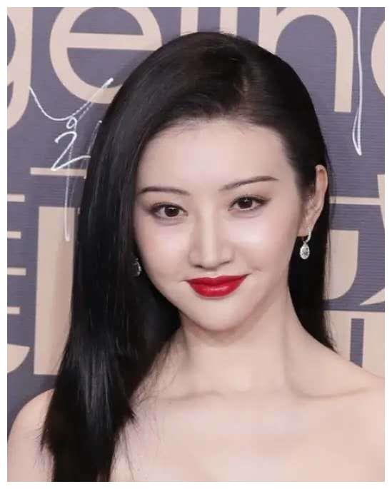 娱乐圈皮肤最白的10大女星,蒋梦婕上榜,你最喜欢谁?