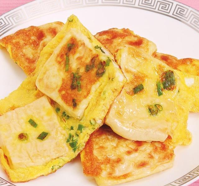 鸡蛋煎豆腐清香美味松软鲜嫩简单几步出锅全家抢着吃