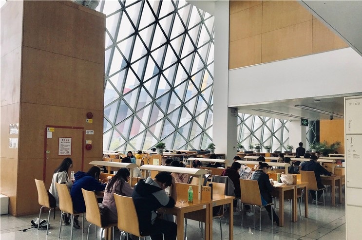 深圳图书馆颜值这么高的图书馆难怪每天会有这么多人入馆看书