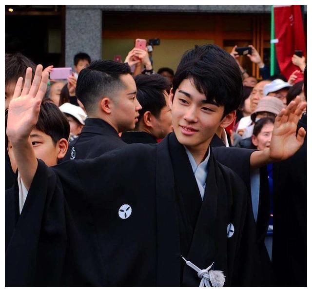 藤间斋与香川政明门当户对的竹马友谊颜值与实力更般配