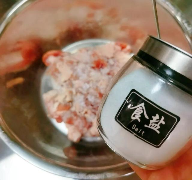 解冻肉类的“捷径”找到了,不泡不加热,只需5分钟鲜肉柔软如初休闲区蓝鸢梦想 - Www.slyday.coM 解冻肉类的“捷径”找到了,不泡不加热,只需5分钟鲜肉柔软如初休闲区蓝鸢梦想 - Www.slyday.coM